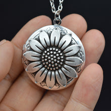 1pcs Filigree Vintage Photo Locket Pendant For Mom Birthday Gift Antique Si