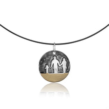 Letter Engraved Family Member Figure Round Pendant Necklace Coin Love Dad M
