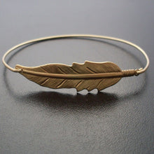 Gold / silver Feather Charm Bracelet Gift for Friend,Mom Retro Beautiful Na