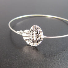 Gold / silver Frog on a Lily Pad Bracelet Gift for Friend,Mom Retro Beautif