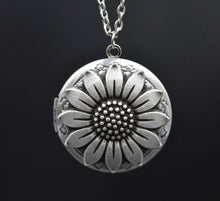 1pcs Filigree Vintage Photo Locket Pendant For Mom Birthday Gift Antique Si