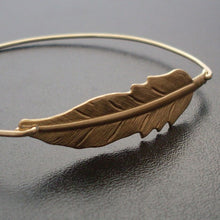 Gold / silver Feather Charm Bracelet Gift for Friend,Mom Retro Beautiful Na