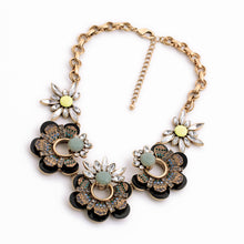 Hot Selling Chokers Necklace Resin Glass Zinc Alloy Gift For Mom Classic Ex