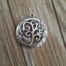50pcs Hot Sale Antique Silver Tree of Life Mom You are the Heart of Family