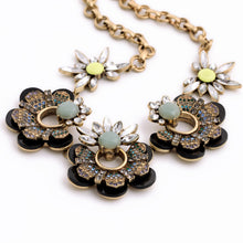 Hot Selling Chokers Necklace Resin Glass Zinc Alloy Gift For Mom Classic Ex