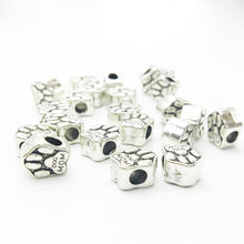 20pcs/lot Fashion DIY Silver Plated DOG MOM Paw Charm Beads Fits European B