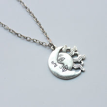 Wholesale Fashion alloy chain necklace with sun and moon charms for Girl Fr