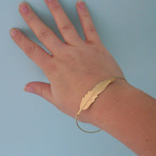 Gold / silver Feather Charm Bracelet Gift for Friend,Mom Retro Beautiful Na