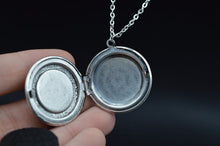 1pcs Charm Moon Stars Lockets Pendant For Mom Girlfriend Memory Locket Neck
