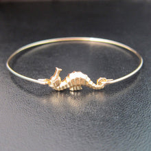 Gold/silver Seahorse Bangle Bracelet Gift for friend,Mom Retro Beautiful Su