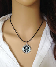 Leonardo Da Vinci Drawing Fetus Choker Necklace Artist Doctor Pendant Midwi