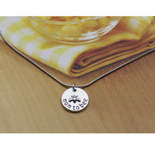 Mom to Bee Necklace 2017 New Arrival Top Selling Disc Long Snake Chain Neck
