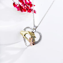 2017 New Arrival Necklace Love Heart Pendant With Mom Child Hand Dangle Nec