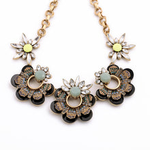 Hot Selling Chokers Necklace Resin Glass Zinc Alloy Gift For Mom Classic Ex