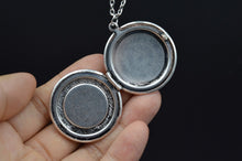 10pcs Compass Locket Necklace For Women Victoria jewelry Daughter Mom Birth