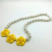 BPA Silicone Rose Necklaces HOT Flower beads knot baby chew necklace Nursin
